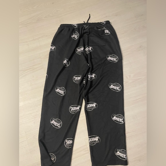 Asos sweatpants size medium, baggy black and white - Picture 2 of 3